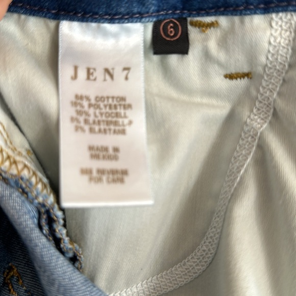 Jen 7 from 7 for All Mankind Mid-Roll - Picture 4 of 10